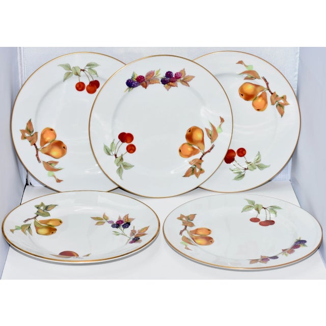 Royal Worcester 1990s Royal Worcester Evesham Plates Berries, Pear & Gold Trim- Set of 5 For Sale - Image 4 of 8