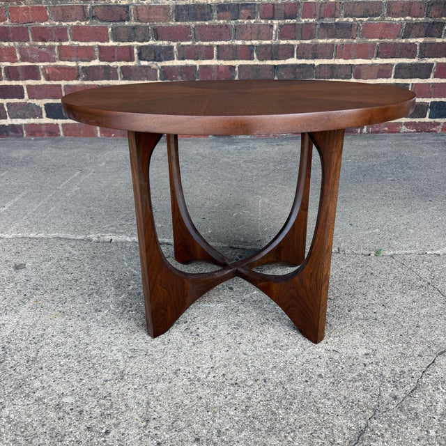 Broyhill Brasilia Broyhill Brasilia Round Side Table For Sale - Image 4 of 10