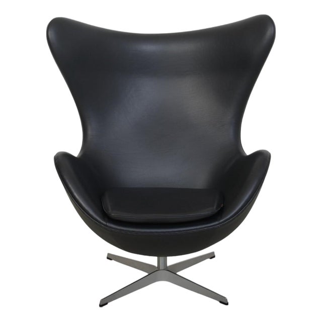 Egg Chair in Black Aura Leather by Arne Jacobsen, 2016 For Sale