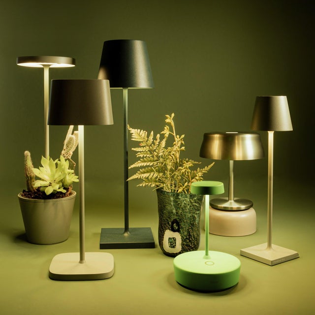 LED light with polycarbonate diffuser Offered in choice of 16 colors Full range touch dimming Color temperature selection...