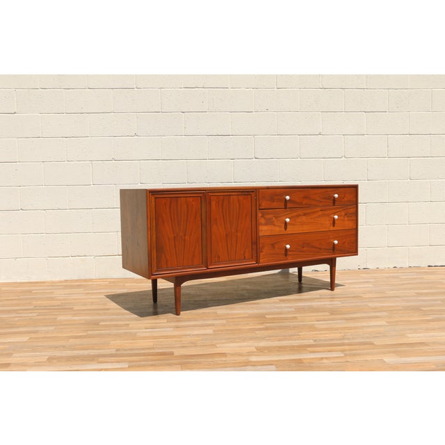 Drexel Declaration Kipp Stewart & Stewart MacDougall for Drexel Declaration Mid-Century Walnut Dresser | 10 Drawers | Circa 1950s For Sale - Image 4 of 18