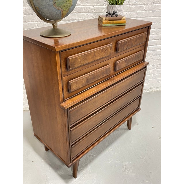 Mid Century Modern Walnut Dresser by United Furniture Co. | Burled Drawers | Refinished Storage 1960's For Sale In New York - Image 6 of 13