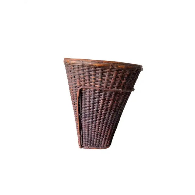 Rattan Basket Dayak Tribe Hand-Woven From Kalimantan, Borneo, Mid 20th Century For Sale - Image 4 of 8