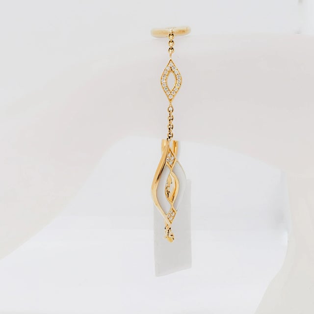 Estate Kabana White Mother of Pearl and Diamond Bracelet in 14k Yellow Gold For Sale In Los Angeles - Image 6 of 7