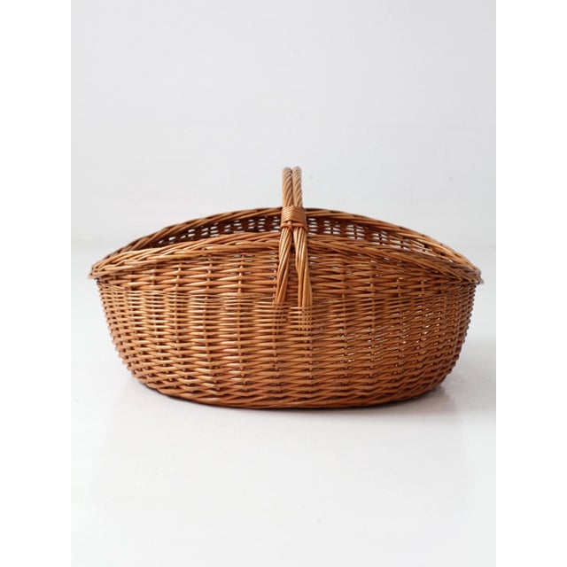 Farmhouse Vintage Large Willow Gathering Basket With Handle For Sale - Image 3 of 14