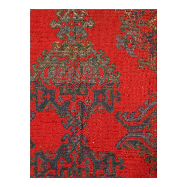Antique Oushak Rug, Country of Origin: Turkey, Circa 1920 — Representing its Turkish roots, this antique rug features a...