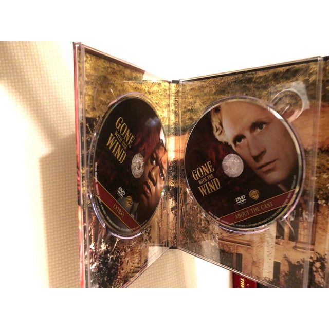 1939 "Gone With the Wind" Ultimate Collector’s Estate Bundle - 70th Anniversary Box Set, Deluxe VHS & 5 Display Figurines For Sale - Image 13 of 17