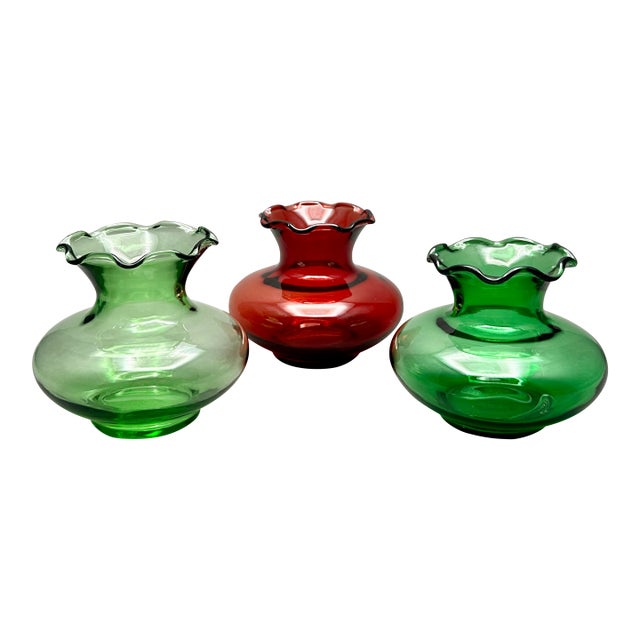Vintage Anchor Hocking Squat Bud Vases With Ruffled Rims. Set of 3, 2 Green 1 Red For Sale