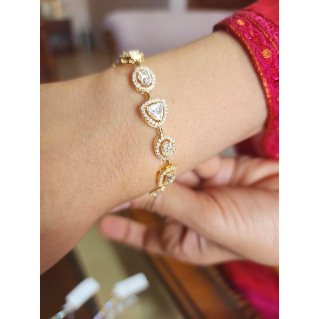 Natural Diamond Bracelet with 6.13cts Diamond in 18k Gold For Sale - Image 13 of 18