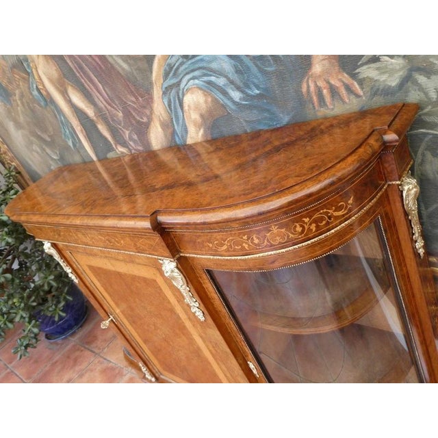 Antique Regency Walnut Credenza Bookcase from Gillows, 1820 For Sale - Image 13 of 18