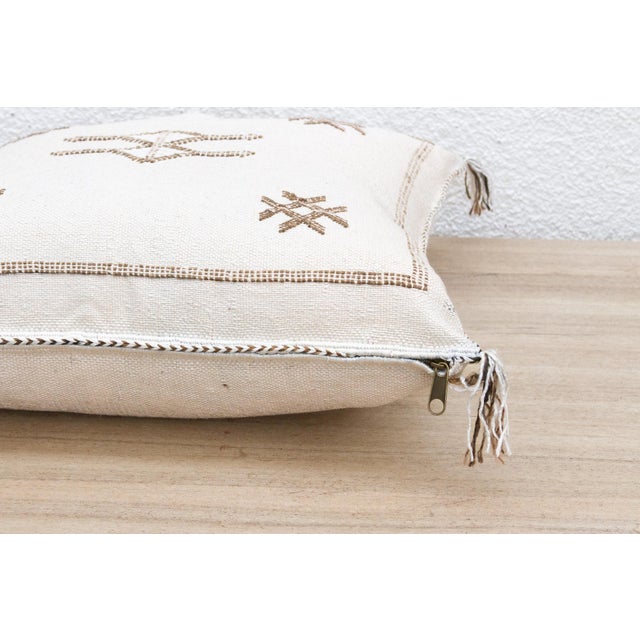 Kasbah Sand Silk Rug Pillow For Sale In Los Angeles - Image 6 of 8