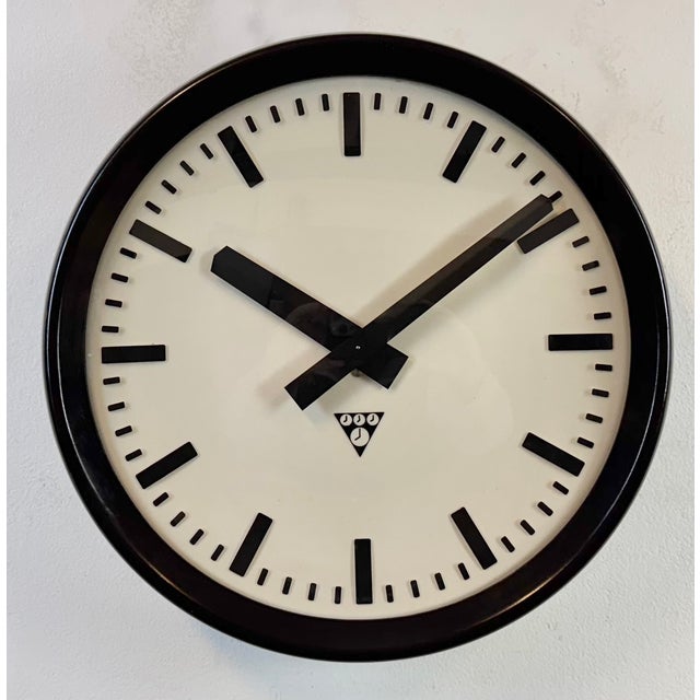 Glass Industrial Bakelite Factory Wall Clock from Pragotron, 1960s For Sale - Image 7 of 17