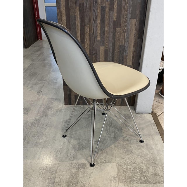 Off-White Vinyl Chair by Charles and Ray Eames for Herman Miller, 1950s For Sale - Image 6 of 15
