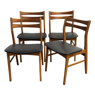 Set of 4 Danish Mid Century Modern Dining Chairs in Teak & Beech Attributed to Boltinge Stolefabrik, 1960’s For Sale