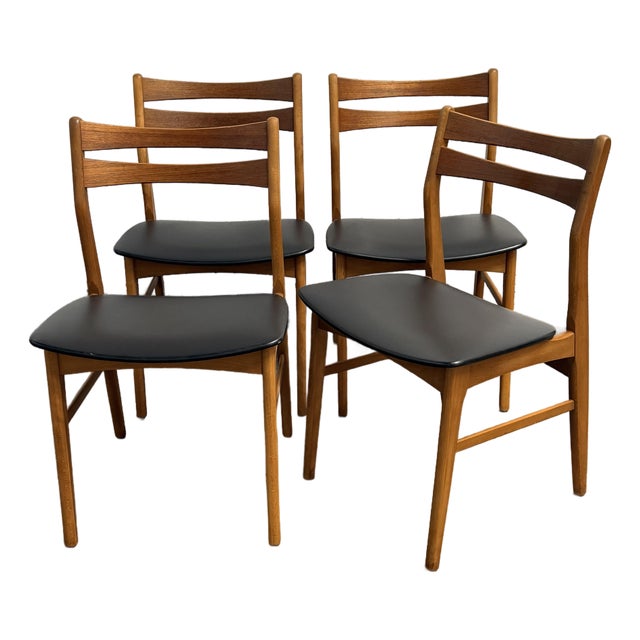 Set of 4 Danish Mid Century Modern Dining Chairs in Teak & Beech Attributed to Boltinge Stolefabrik, 1960’s For Sale