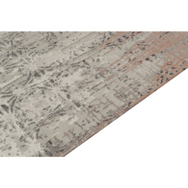 Rug & Kilim’s Contemporary Rug in Pink & Gray Abstract Pattern For Sale In New York - Image 6 of 7