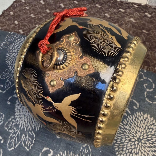 1960s Japanese Decorative Taiko Drum with Gold Crane Motif, 1960s For Sale - Image 5 of 10