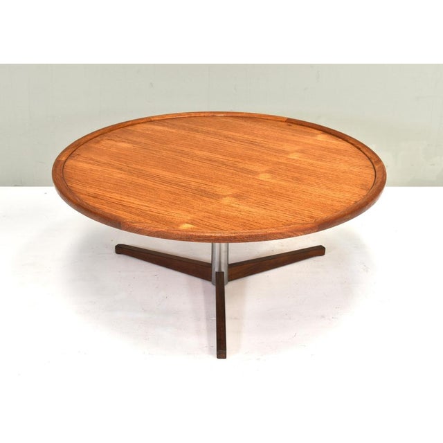 Round coffee table in Teak designed by Martin Visser for 't Spectrum, Netherlands - 1965. Designer: Martin Visser...