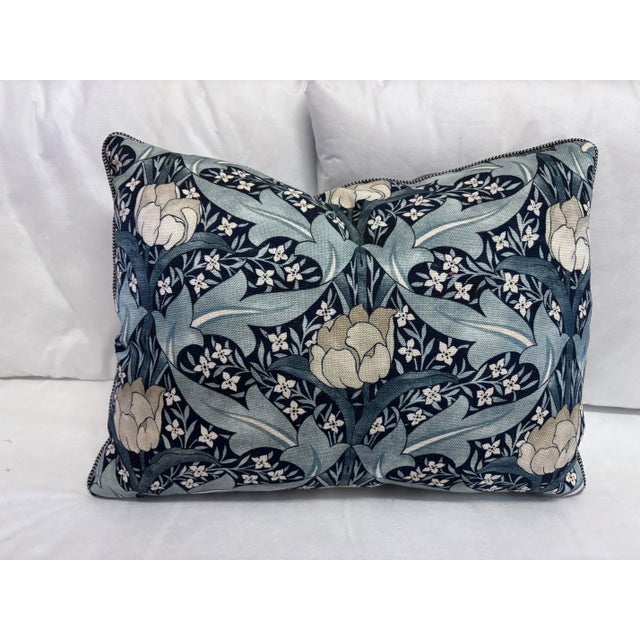 English Gp & J Baker "Tulips and Jasmine" Linen Print With Velvet Back Lumbar Pillow, 14" X 20" For Sale - Image 3 of 7