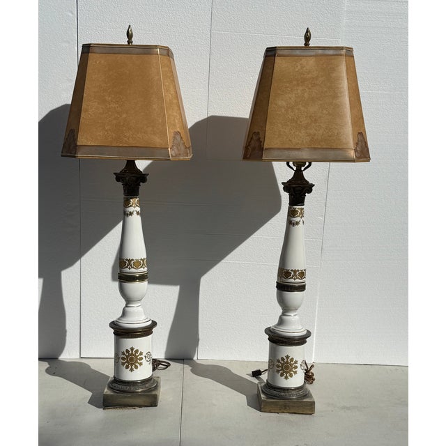 1960s 1960s Pair of White and Brass Neoclassical Hollywood Regency Lamps With Custom Handmade Shell Accent Shades For Sale - Image 5 of 16
