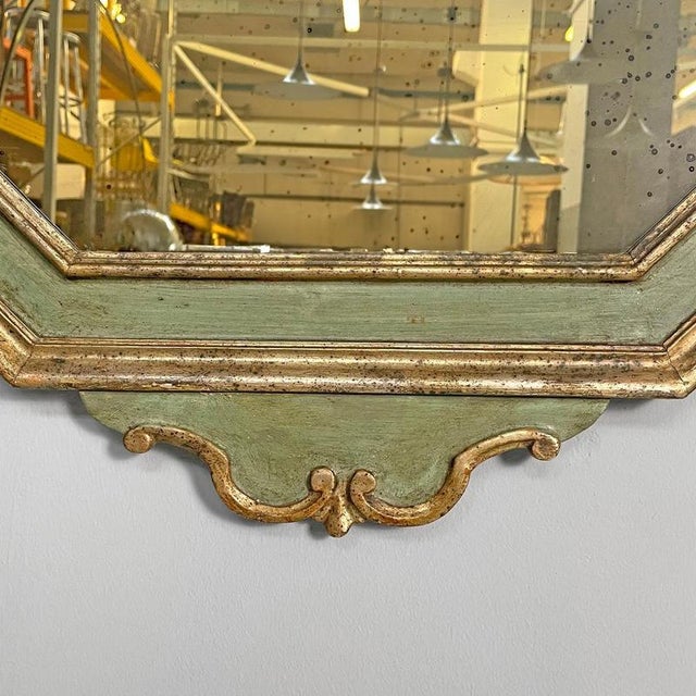 Antique Italian Octagonal Wall Mirror in Green Wood with Golden Profiles, 1700s For Sale - Image 18 of 18