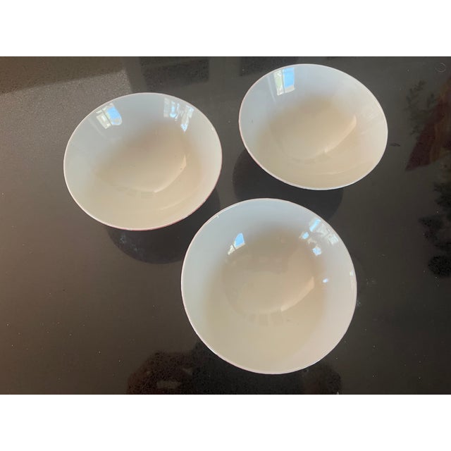 Mid 20th Century Blush Pink White Colored Splatterware Japanese Rice Bowls - Set of 3 For Sale - Image 4 of 4