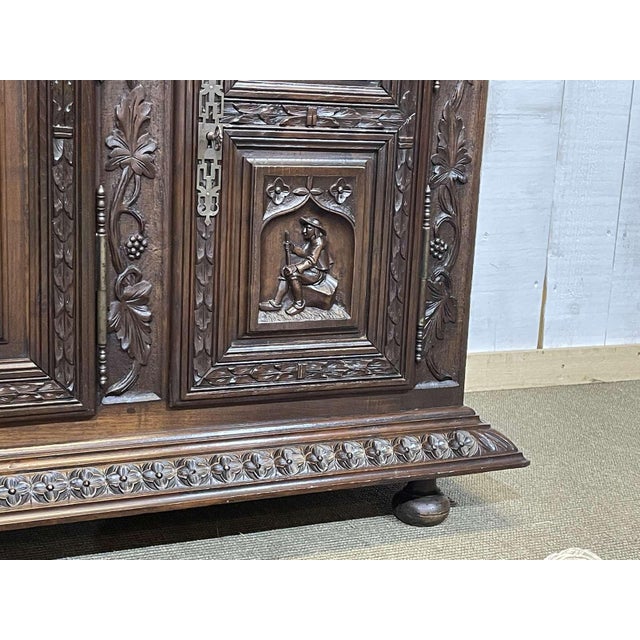 Early 20th Century Breton Two-Part Buffet in Chestnut Wood For Sale - Image 15 of 18