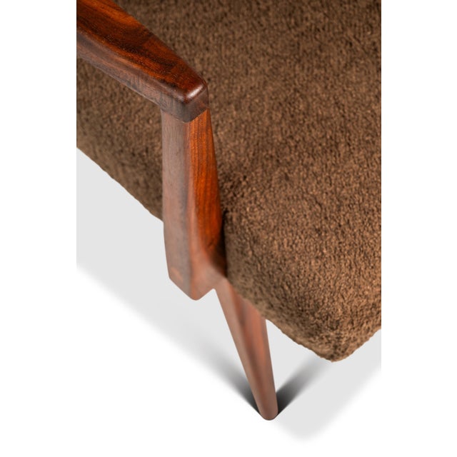 Set of Two (2) Rare Mid-Century Modern Model C-108 Armchairs in Walnut & Brown Bouclé Attributed to Jens Risom for Jens Risom Design, Usa, C. 1950s For Sale - Image 17 of 18