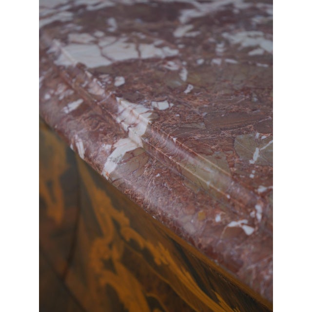 1950s French Louis XV Marquetry Inlaid Marble Top Commode For Sale - Image 12 of 17