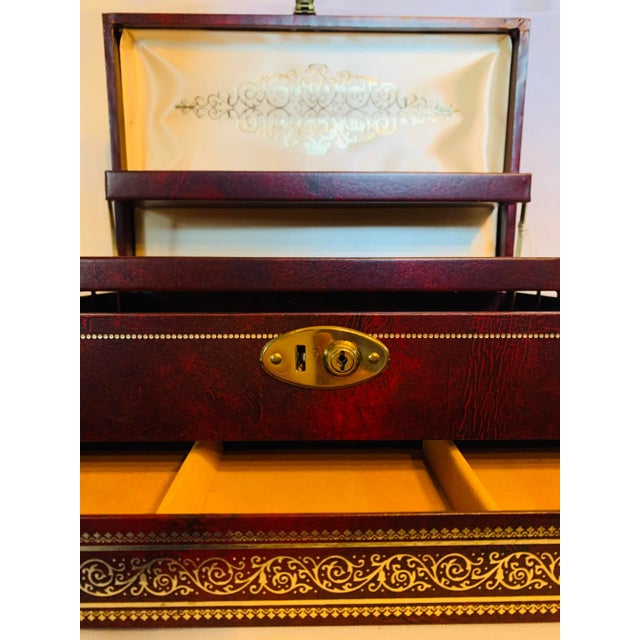 Vintage Mele Jewelry Chest With Original Key and Tag For Sale - Image 4 of 13