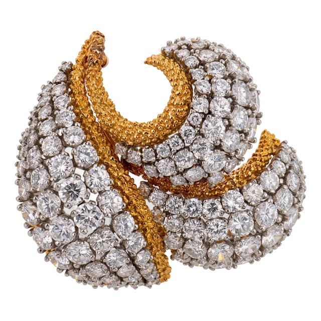 1960s Van Cleef & Arpels 12.00 Carat Diamond 18k Yellow Gold Brooch For Sale