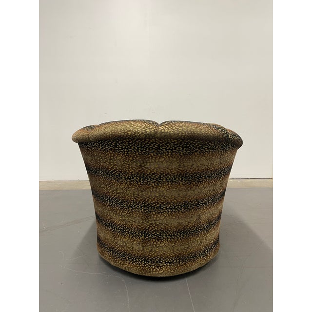 Mid 20th Century Vintage Vladimir Kagan Styled Post Modern Scallop Chaise Lounge For Sale - Image 5 of 10
