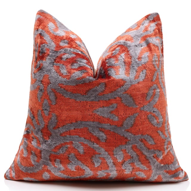 Mid-Century Modern Hand-Knotted Silk Velvet Ikat Pillow - 16x16 Midnight & Silver Wave For Sale - Image 3 of 8