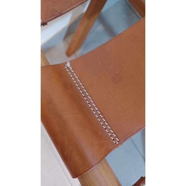 Hocker / Puff Leder & Holz 1970s . Großer/bequemer Sitz 77 cm x 58 cm , stabiles Möbelstück , Klappbar