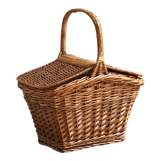 Mid-20th Century Wicker Picnic Basket For Sale