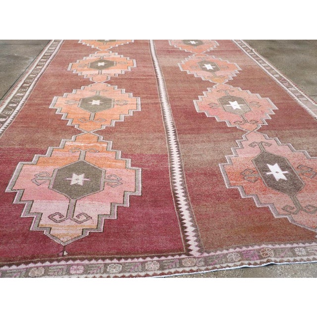 Galerie Shabab Collection Mid-20th Century Turkish Anatolian Room Size Carpet For Sale In New York - Image 6 of 8