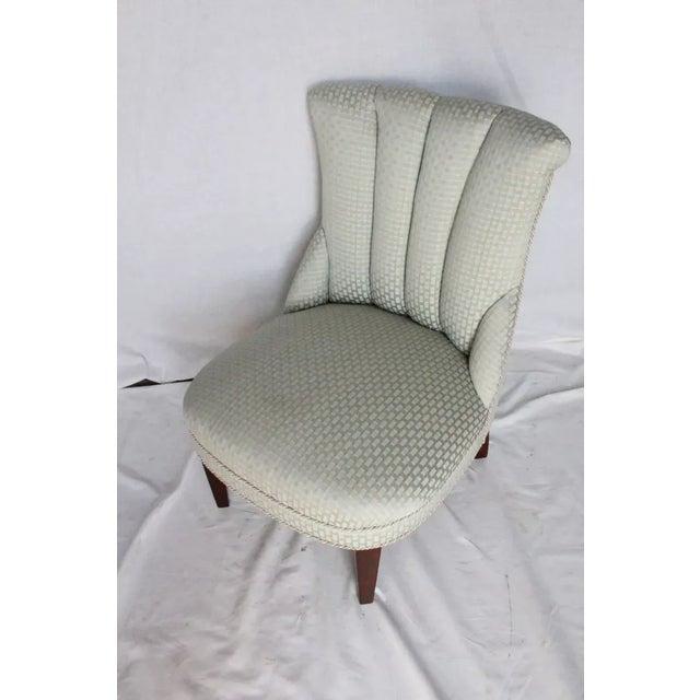 Early 20th Century Pair of Mid-Century Modern Mahogany Hall Bedroom Boudoir Chairs For Sale In Philadelphia - Image 6 of 10