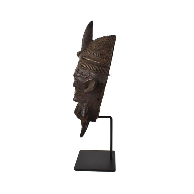 Early 20th Century Early 20th Century Bene Lulua Mask on Custom Stand For Sale - Image 5 of 9