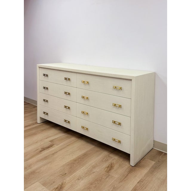 Contemporary Coastal Mitchell Gold Bob Williams White Dresser, Brass Handles, 8 Drawer For Sale - Image 3 of 13
