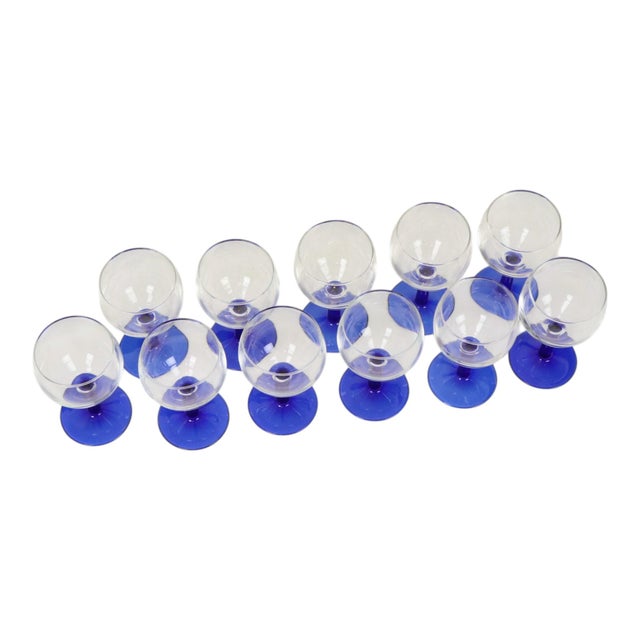 Arcoroc Wine Glasses with Cobalt Blue Base, 1980s, Set of 11 For Sale - Image 11 of 12