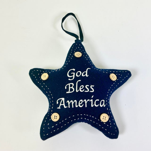 American 1990s Vintage Americana Arts & Crafts Patriotic Star Door Knob Hanger Holiday Accent - 4th of July For Sale - Image 3 of 8