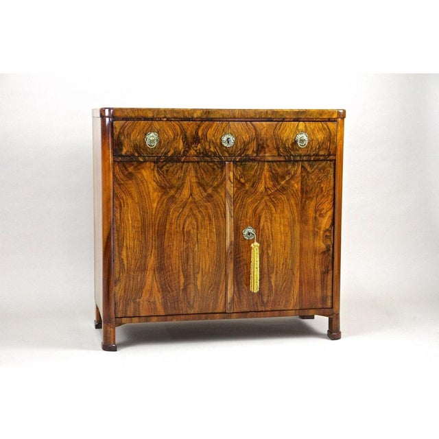 Biedermeier Commode in Nutwood, Austria, 1830s For Sale - Image 8 of 18