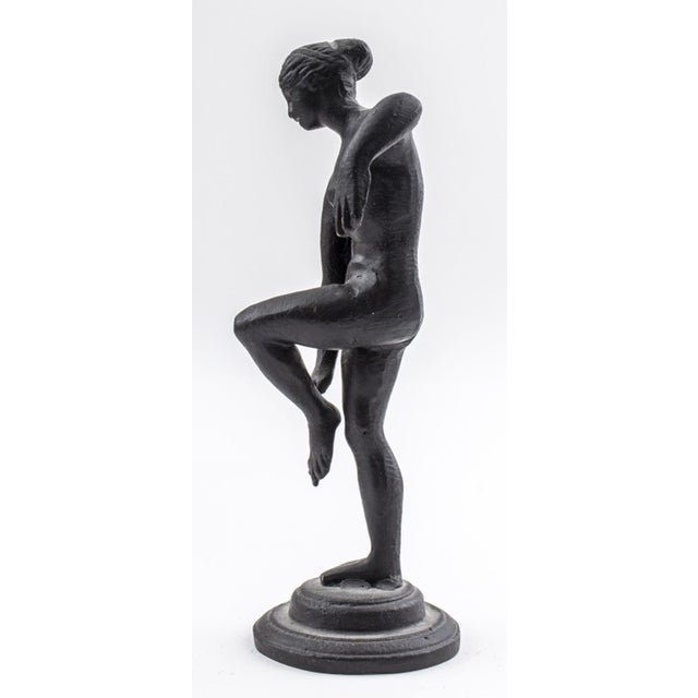 Grand Tour Style Nude Woman Cast Iron Sculpture For Sale In New York - Image 6 of 9