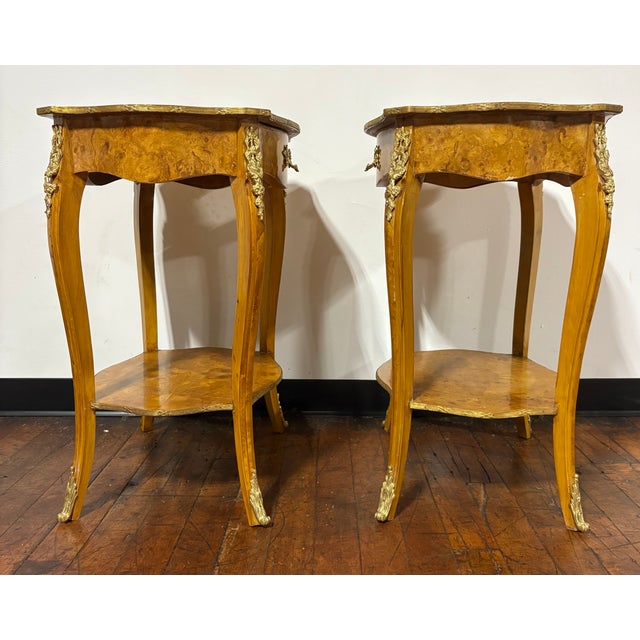 French French Louis XV Style Burled Wood Side Tables, Nightstands or Gueridons - A Pair For Sale - Image 3 of 13