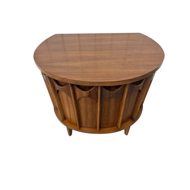 Brown Mid-Century Modern Kent Coffey "Perspecta" Walnut Commode Nightstands - Set of 2 For Sale - Image 8 of 11