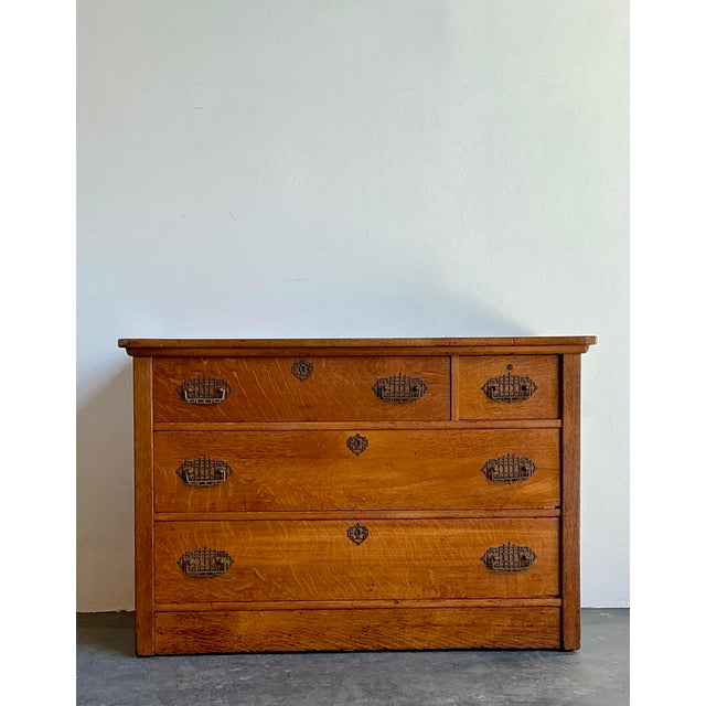 American Vintage 1860s Oak Chest of Drawers With Hidden Drawer For Sale - Image 3 of 12