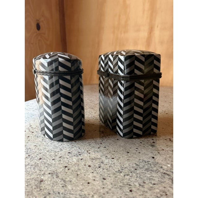 Vintage Art Deco Ceramic Boxes in Bold Herringbone Geometry, 1920, Set of 2 For Sale - Image 15 of 18