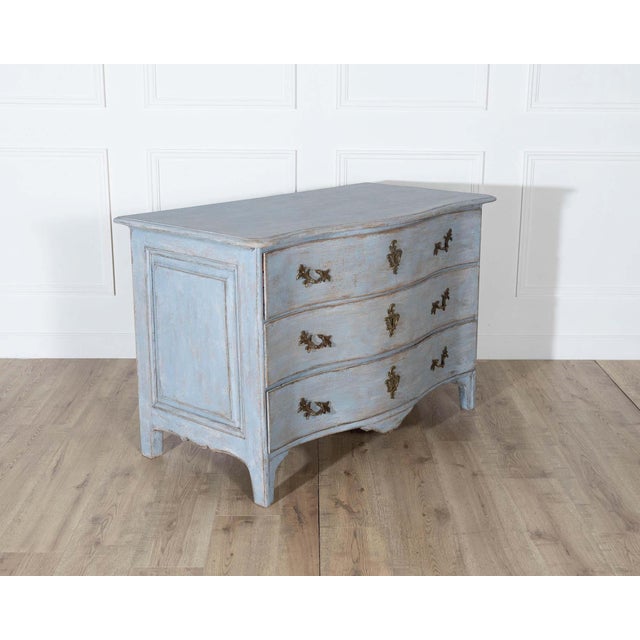 18th Century Swedish Rococo Chest of Drawers with Original Hardware, circa 1760–1770 For Sale - Image 5 of 8