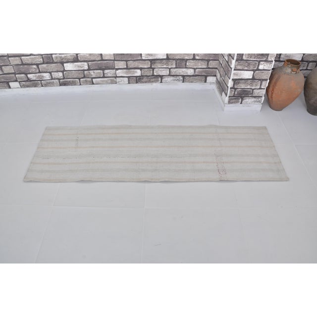 Off White Oushak Vintage Kilim Rug For Sale In Phoenix - Image 6 of 7