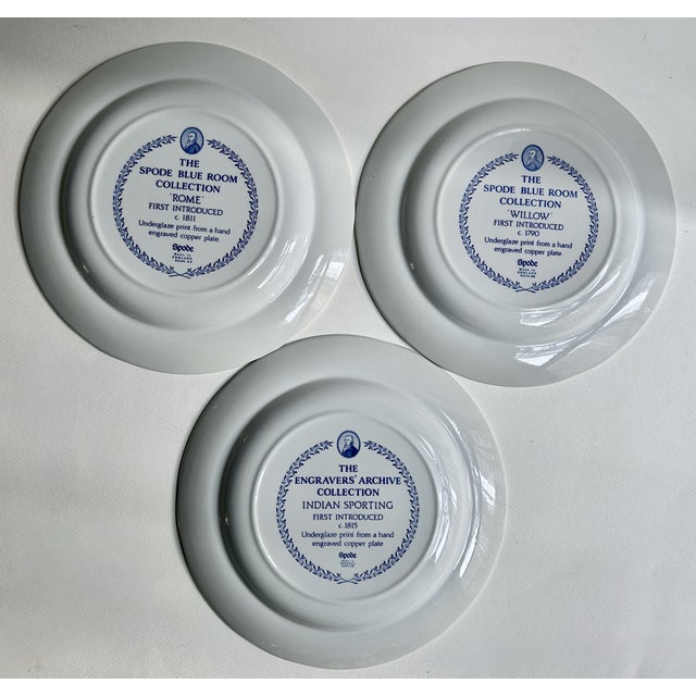 Late 20th Century Trio of Varied Spode Collection Blue & White Chinoiserie Dinner Plates For Sale - Image 16 of 17